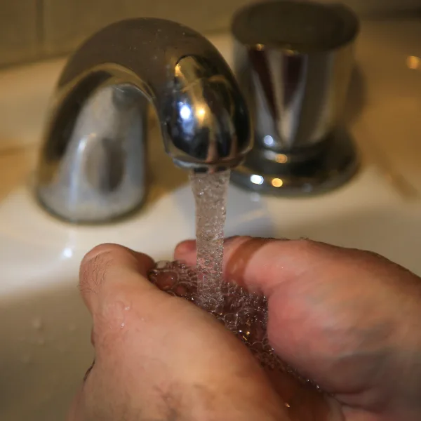 Arsénico en el agua: zonas críticas, advertencias y el origen de una amenaza silenciosa