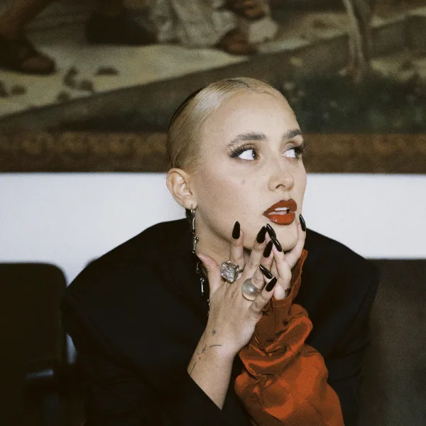 La Valenti presenta “Pop, Folclore y Demencia”