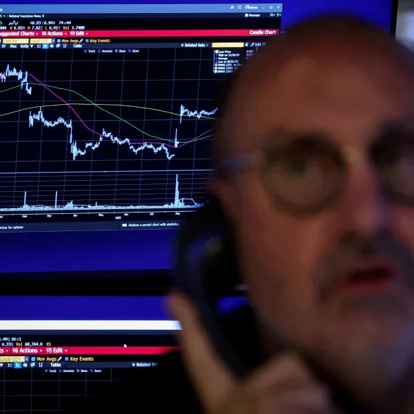 El Gobierno anunció que vuelve al mercado de deuda; Nueva política de inteligencia; Se sortea el Mundial 2026; y más...