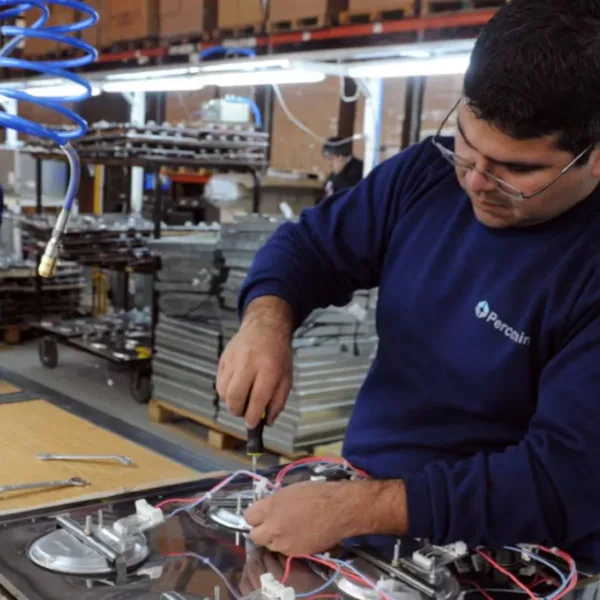 La reforma laboral del Gobierno; Filo.docs | Subrogación de vientes; Tenis: la n°1 del mundo se opuso a la inclusión de mujeres transgénero; y más...