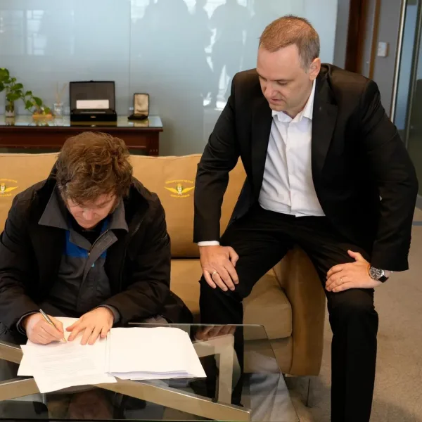 Tras su viaje a Noruega | Javier Milei firmó el proyecto de reforma laboral