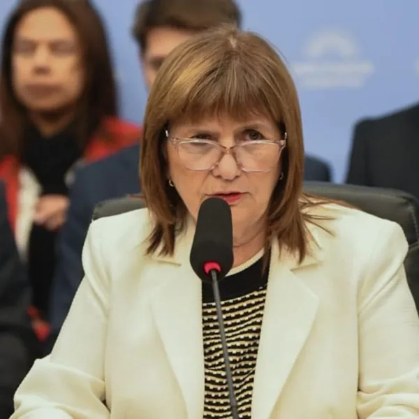 Bullrich cruzó a Cristina Kirchner: "Señora Presidiaria, tenga la decencia de no opinar de economía"