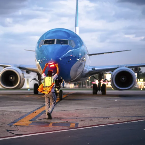 Fracasó otra reunión con los controladores aéreos y sigue latente la amenaza de un paro