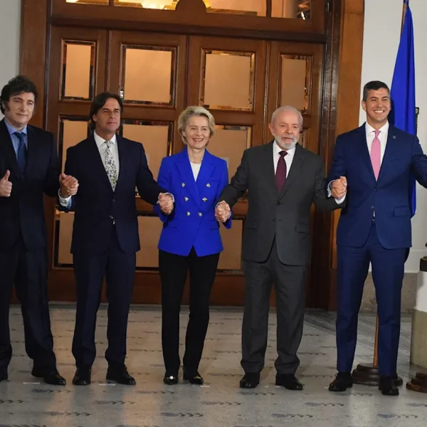 Francia solicitó posponer la firma del acuerdo de libre acuerdo entre la Unión Europea y el Mercosur 