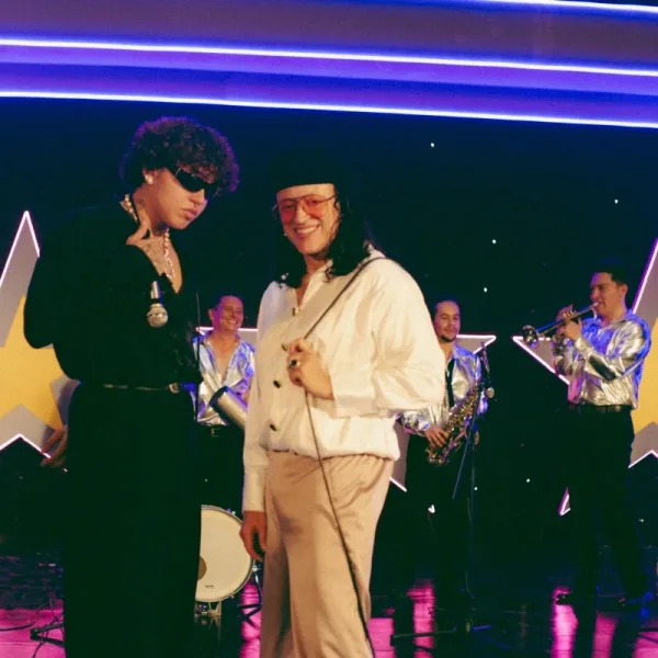 Beéle estrenó junto a Elvis Crespo, "La patadita"