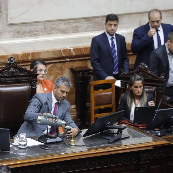 El apoyo de bloques aliados le permitió al oficialismo abrir el debate del Presupuesto 2026
