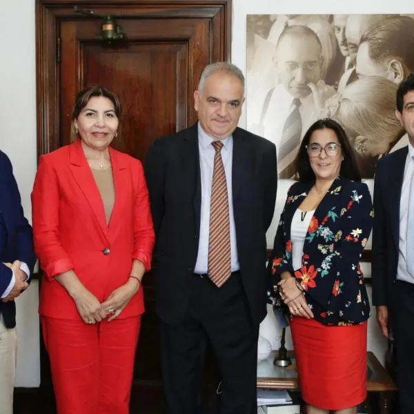 Senado: el peronismo perdió otro legislador y quedó cerca de ceder la primera minoría