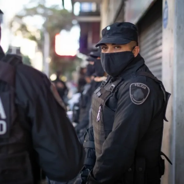 Balvanera: intentaron robarle el arma reglamentaria a una oficial de policía