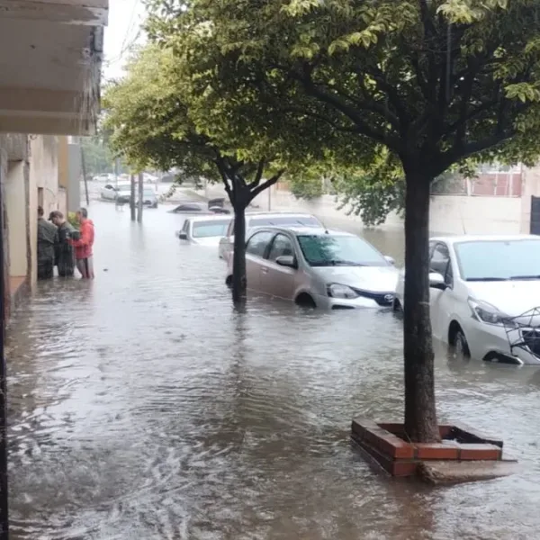 Inundaciones en Corrientes: más de 300 evacuados y alerta por nuevas tormentas