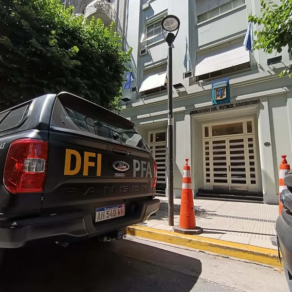 Hallaron en la AFA un contrato que vincula a la entidad con la empresa de Javier Faroni