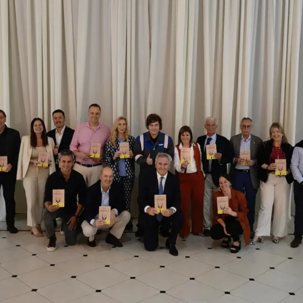 El Gobierno salió a desmentir un aumento de sueldo para Milei y sus funcionarios