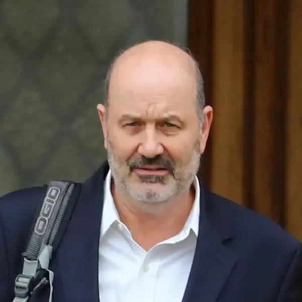 El Gobierno prorrogó la suspensión de contrataciones en el Estado