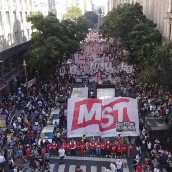 La Izquierda se moviliza a la embajada de EE. UU. tras la captura de Maduro