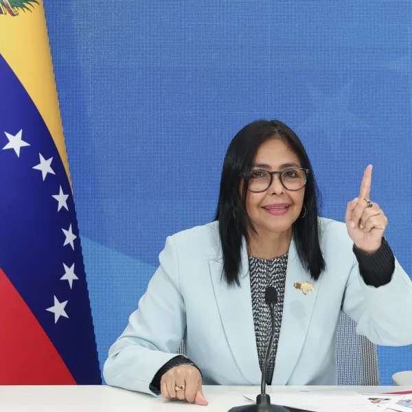 Delcy Rodríguez juró como nueva presidenta de Venezuela tras la captura de Maduro