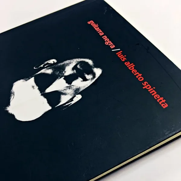 "Guitarra negra": el libro de poemas de Luis Alberto Spinetta en edición especial de tapa dura