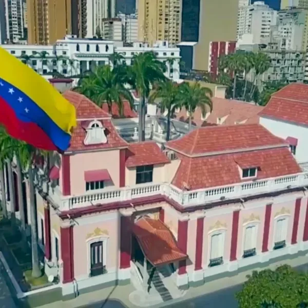 Caracas: la Policía disparó contra drones que sobrevolaban Miraflores