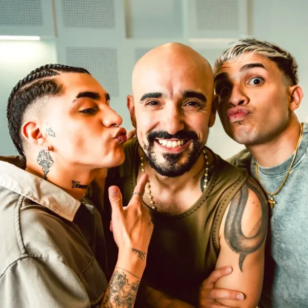 Roze y Abel Pintos estrenan "Esperando por Ti" 