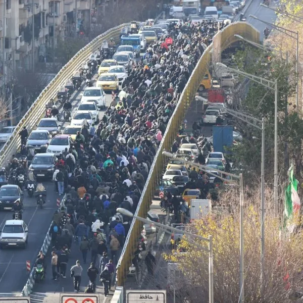 Irán lleva más de 36 horas sin internet mientras las protestas antigubernamentales se intensifican