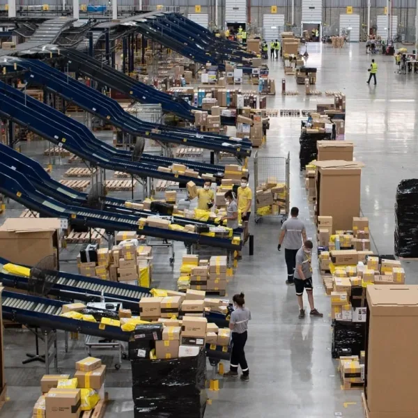 Mercado Libre despidió a más de 100 trabajadores en la región ¿Serán reemplazados por IA?