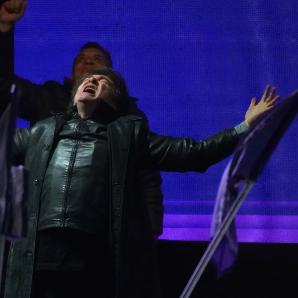 Javier Milei lanzó sus cuentas oficiales en inglés para ampliar su proyección internacional