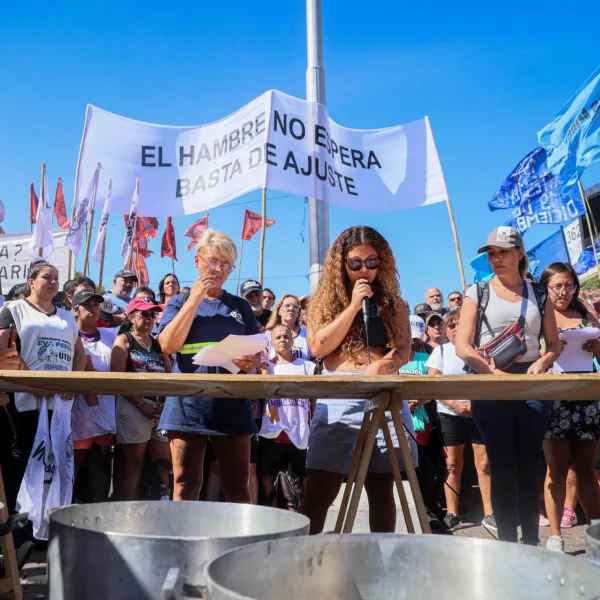 Habilitan la feria para tratar un reclamo contra Capital Humano por alimentos a comedores