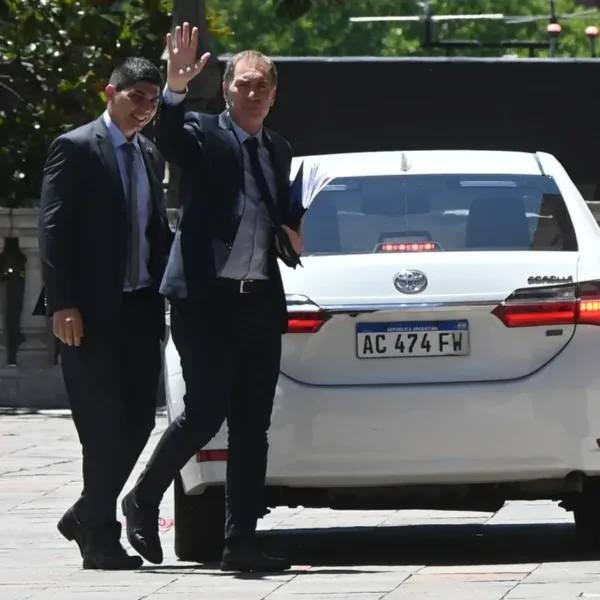 El Gobierno retoma las negociaciones con los gobernadores en busca de apoyo para la reforma laboral