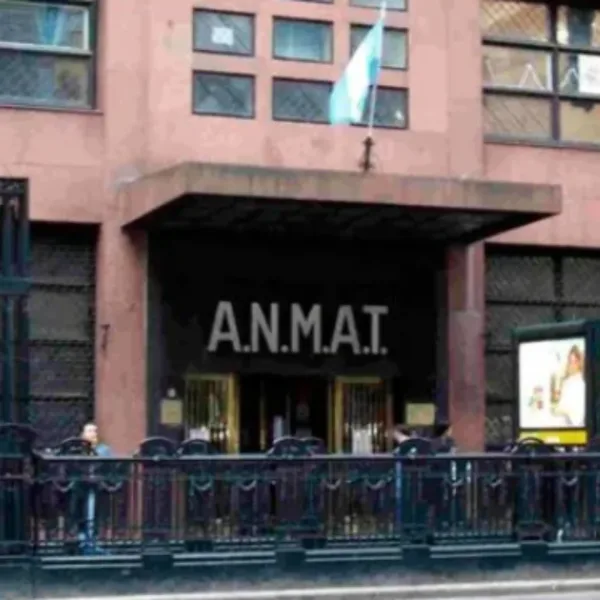 La ANMAT inhibió las actividades productivas de dos laboratorios por incumplimientos críticos