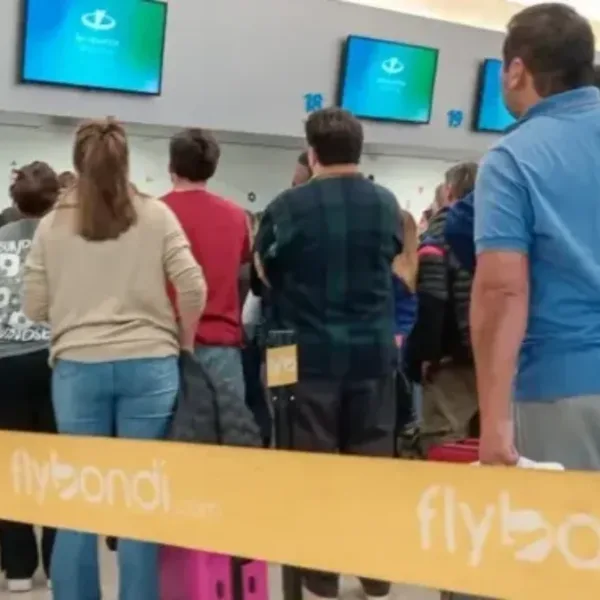 Cancelaciones de Flybondi: se reportaron más de 22.000 pasajeros afectados en sus vuelos