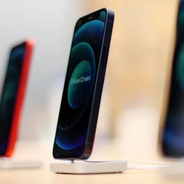 El Gobierno eliminó el impuesto a los celulares importados y enciende alarmas en Tierra del Fuego