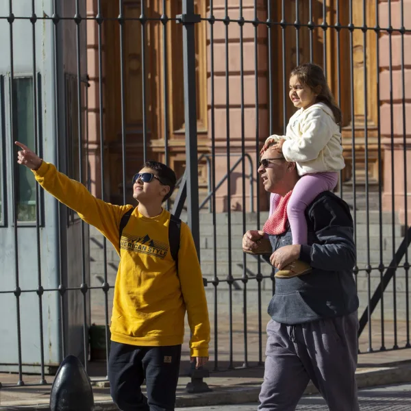 Criar hijos en diciembre: cuánto costó la canasta de crianza según el INDEC