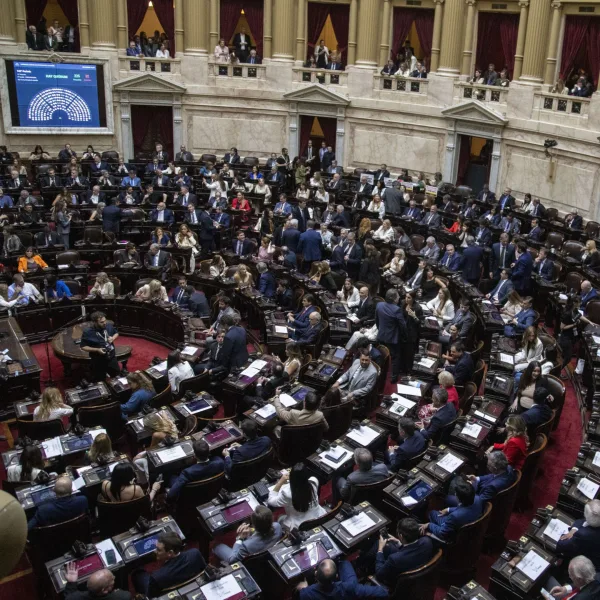 La reforma de la SIDE llegó al Congreso con pedidos de derogación de la oposición
