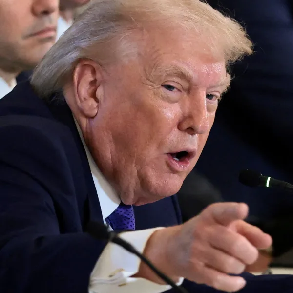 Trump anunció aranceles del 10% y 25% a países europeos por no apoyar la anexión de Groenlandia 