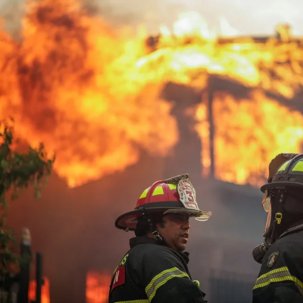 Tragedia en el sur de Chile: incendios forestales dejaron 16 muertos y más de 50.000 evacuados