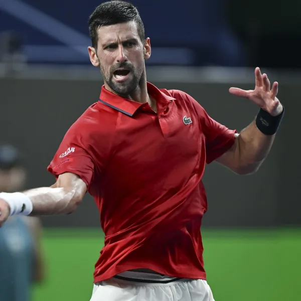 Djokovic debutó con autoridad en el Australian Open