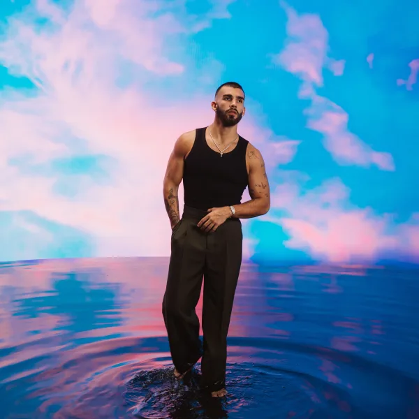 Manuel Turizo presenta su nueva bachata “Por un Pendejo No Se Llora (Salud Mi Reina)”