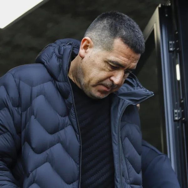 ¿Riquelme pierde a su único refuerzo? Una oferta desde Brasil complicó el pase