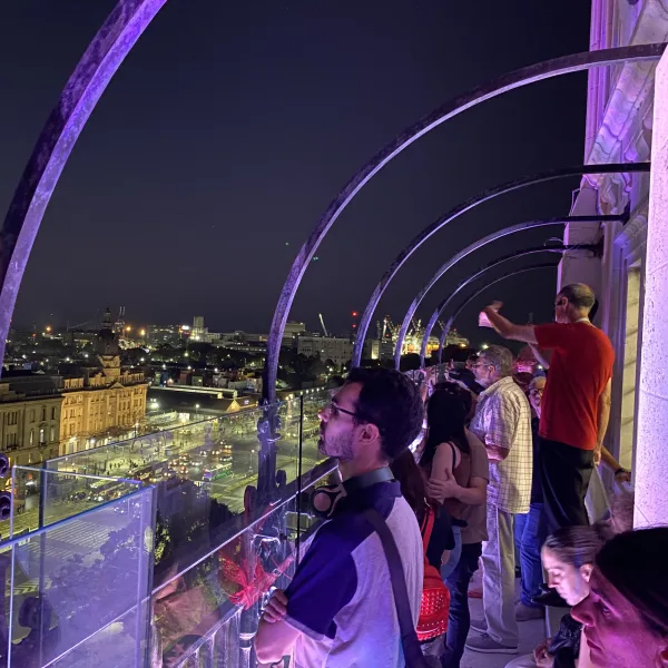 Torre Monumental: cómo acceder al mirador bajo la luz de la luna