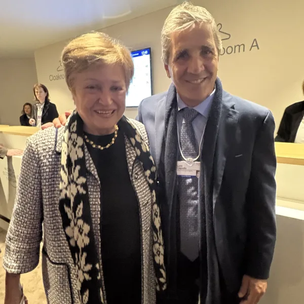 Tras una reunión con Caputo en Davos, el FMI valoró el rumbo económico del Gobierno