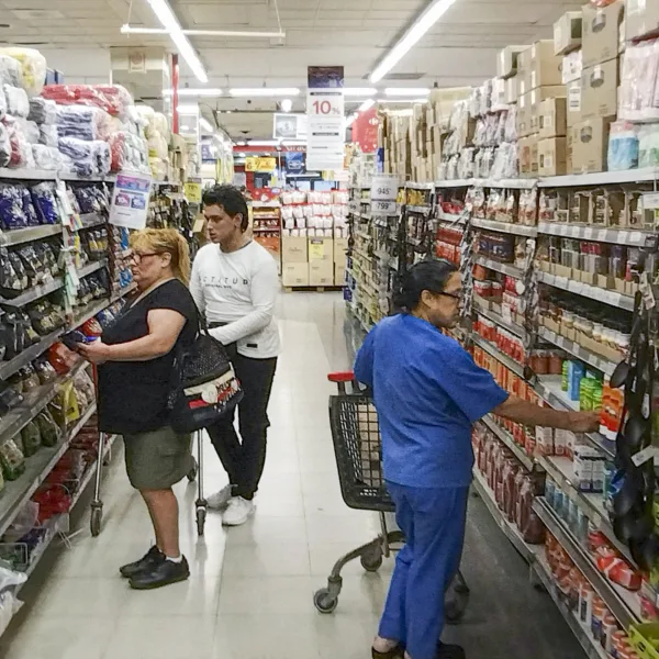 El consumo en supermercados registró una nueva caída en noviembre