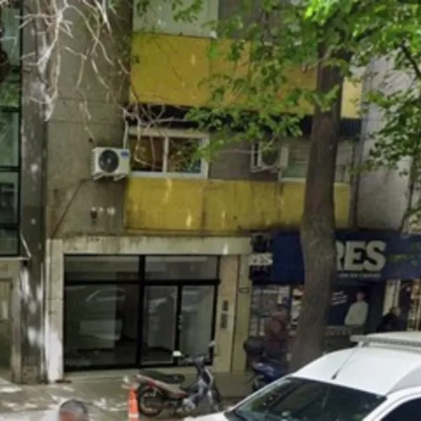 Un joven de 26 años fue apuñalado por su pareja en un departamento de Palermo Chico