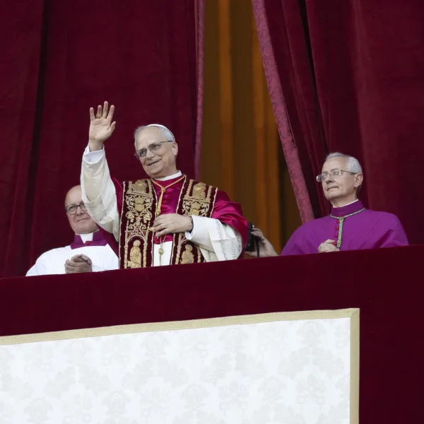 León XIV condenó los ataques en Ucrania: “La guerra aleja una paz justa y duradera”