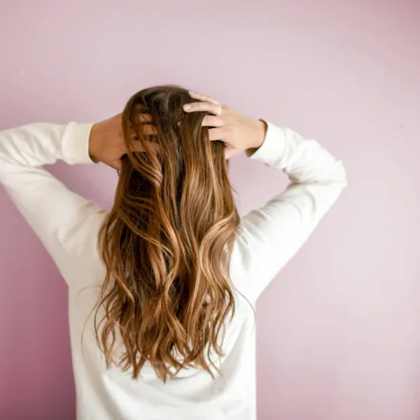Cómo proteger el cabello en verano: consejos de los expertos
