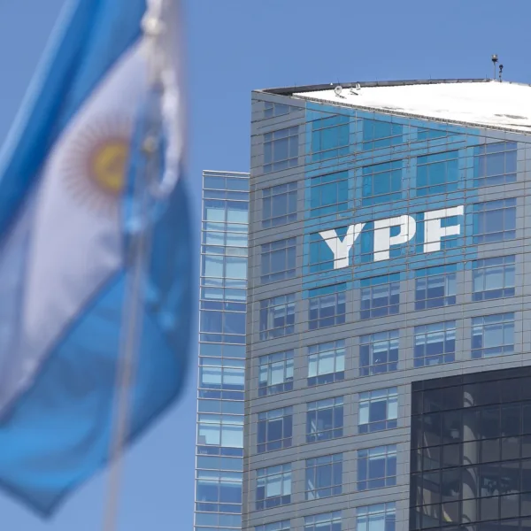 Juicio por YPF: el Gobierno solicitó suspender la búsqueda de activos embargables
