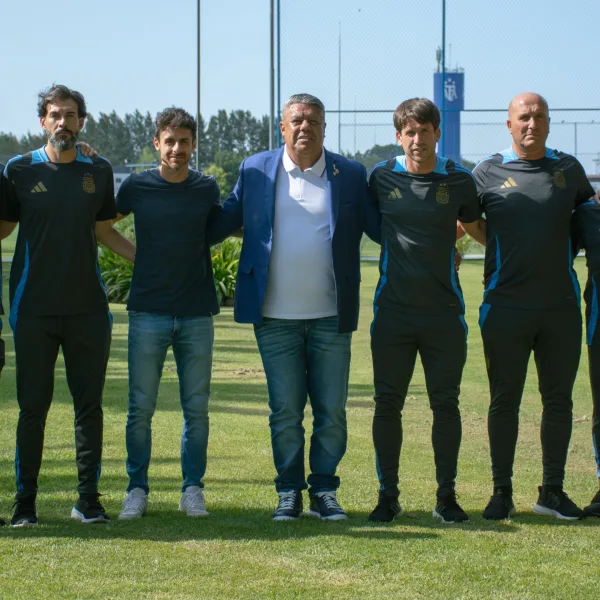 La AFA renovó los cuerpos técnicos juveniles y espera por la continuidad de Scaloni