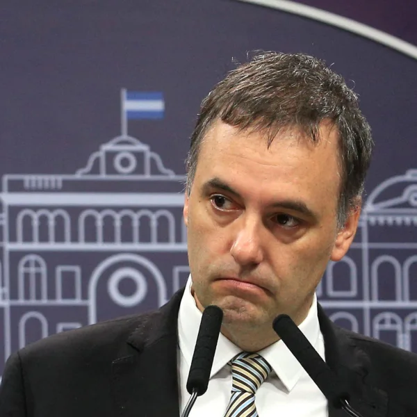 Manuel Adorni se sumó al Directorio de YPF como representante del Estado