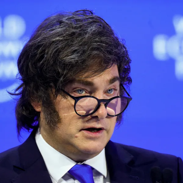 Milei negó negociaciones con Estados Unidos para recibir inmigrantes deportados