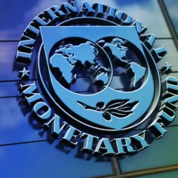 El Gobierno paga más de USD 800 millones al FMI y vuelve a apoyarse en Estados Unidos