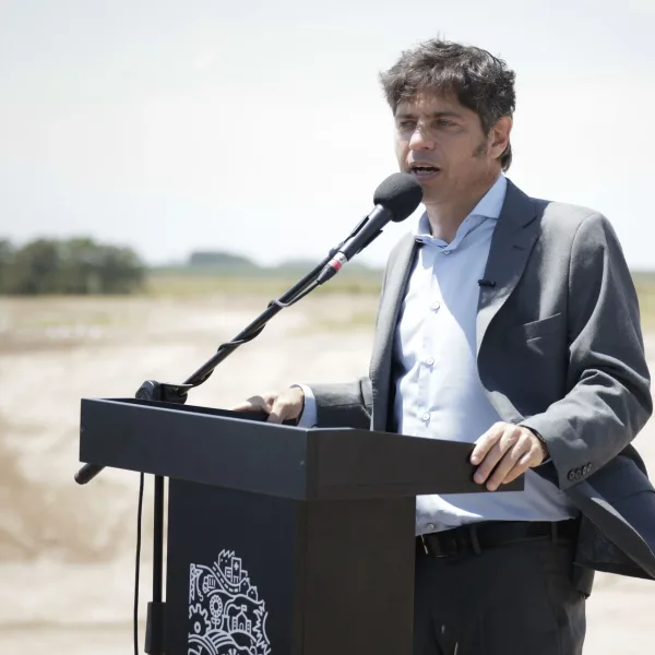 Kicillof expresó apoyo a los bomberos por los incendios en la Patagonia
