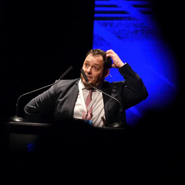 Reidel rechazó las acusaciones por corrupción y explicó el origen de los fondos