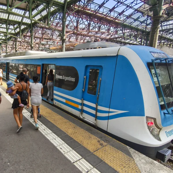 El Gobierno dictó conciliación obligatoria y se suspendió el paro de trenes